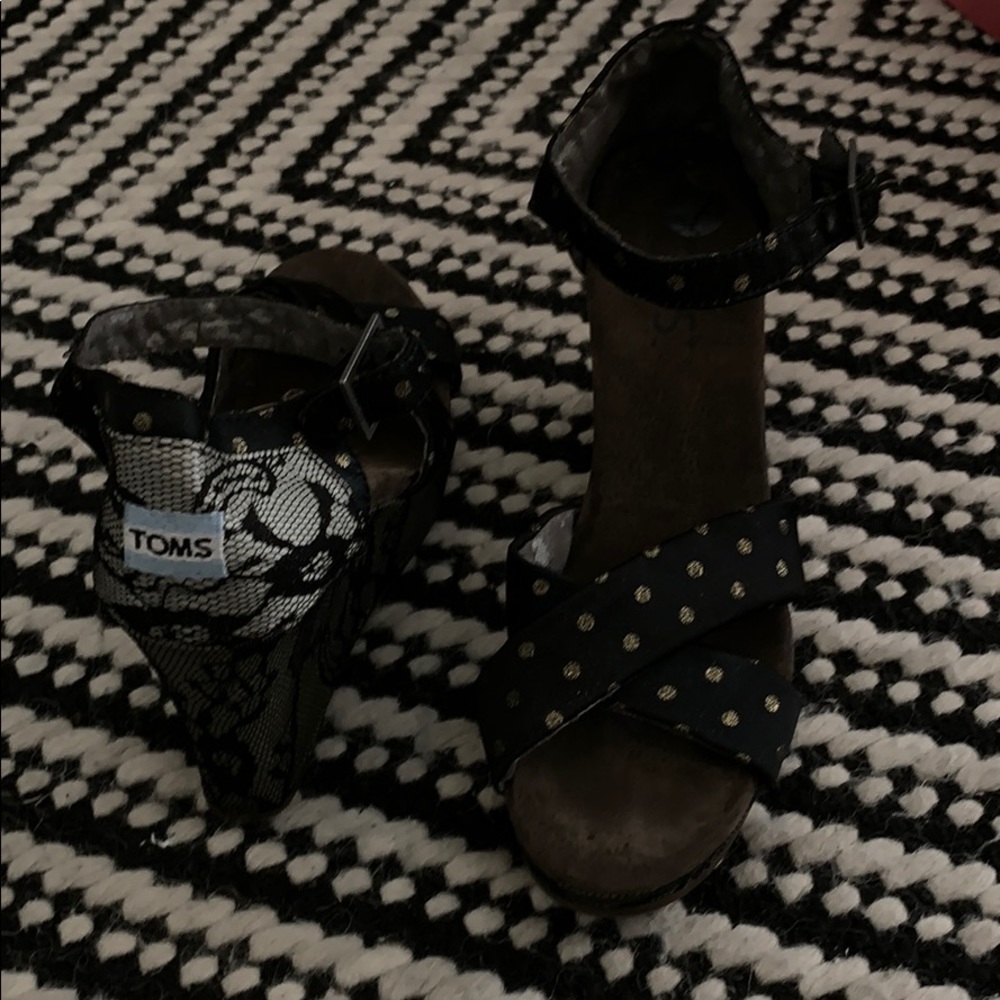 Tom’s heels